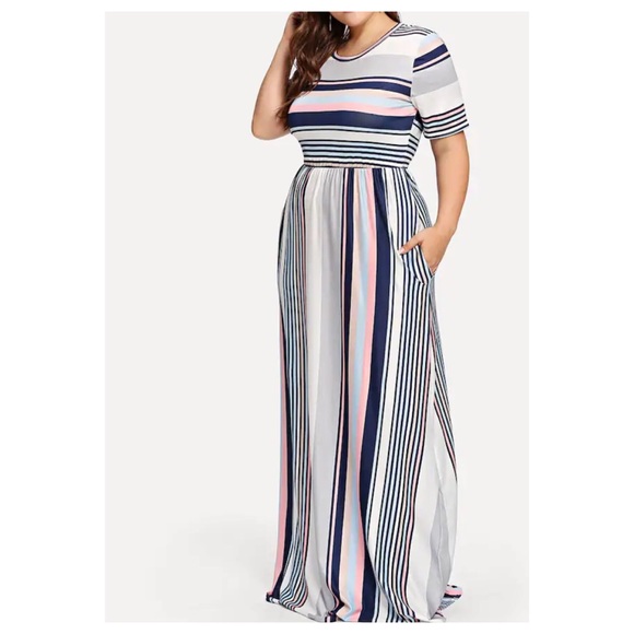 Dresses & Skirts - ➕Striped Max Dress